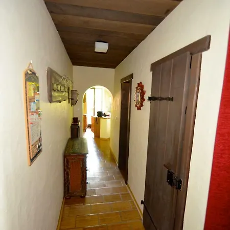 Apartment Monty In *